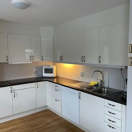 Apartment Med 3 Soverom, Sentralt I Svolvaer